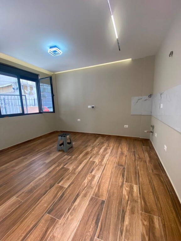 ✨ Jepet me Qira Ambient Biznesi – 21 Dhjetori | Pranë Square 21 | 208 m² ✨