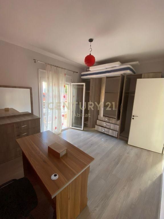APARTAMENT ME QIRA, VILAT GJERMANE
