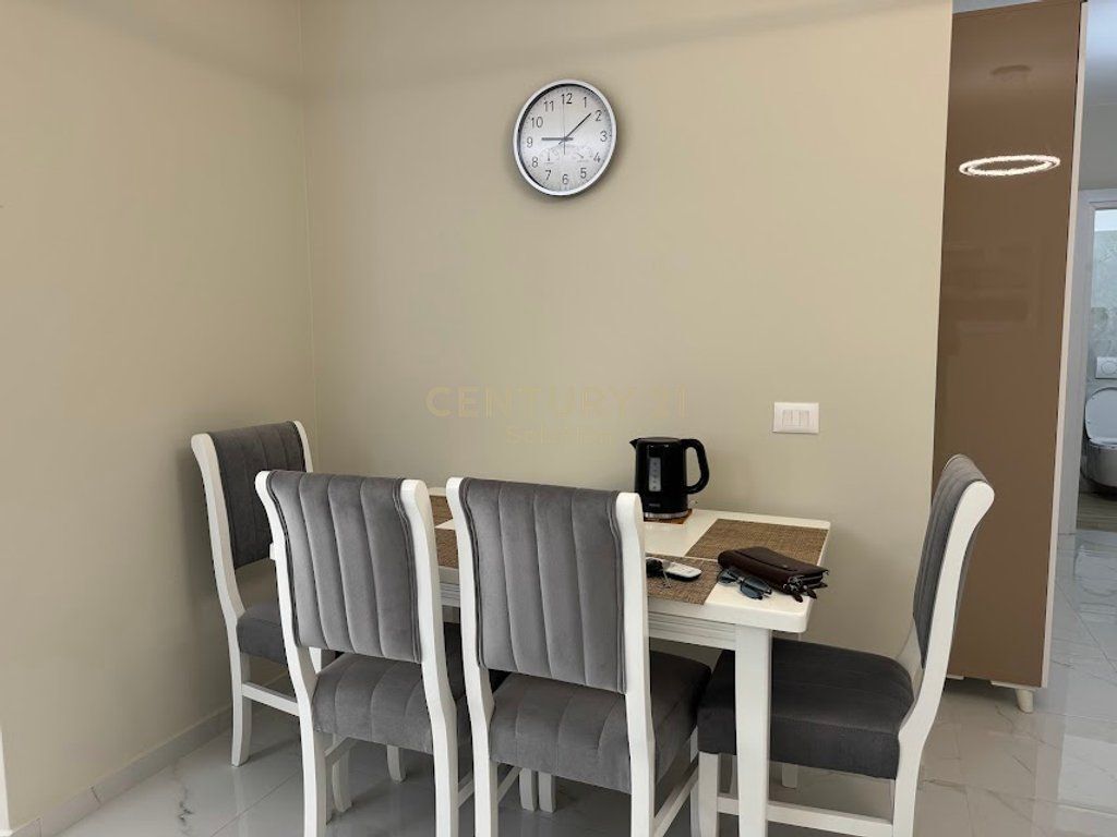 Apartment 2+1 for rent in the Golden Tower residence, on Mine Peza Street. The apartment is located on the 7th floor and offers a functional layout with spacious rooms and natural lighting. The property has a total area of 105 m² (87 m² net) and has never been inhabited before, offering completely new living conditions. The residence is modern, with management and high construction standards, in one of the most sought-after areas of Tirana. Price: 1,300 €/month For more information or a property visit, contact.