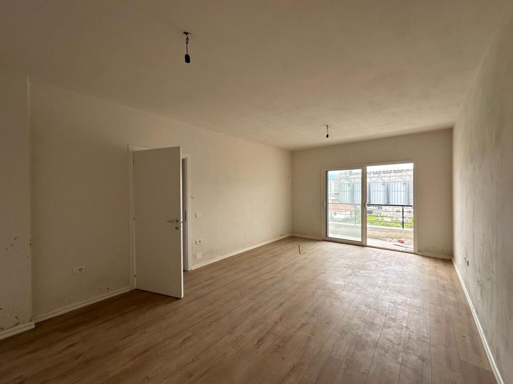Apartment for sale in Yzberisht