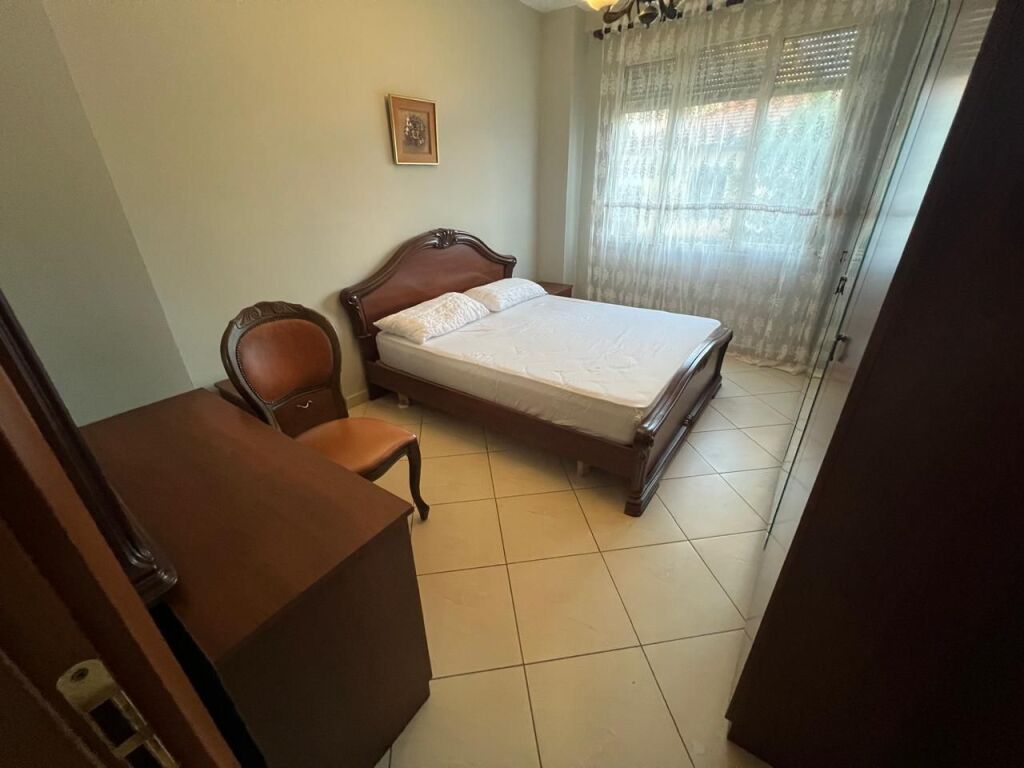 Jepet me Qera Apartament 1+1 📍 Rruga Prokop Myzeqari, pranë Rrugës Fortuzi