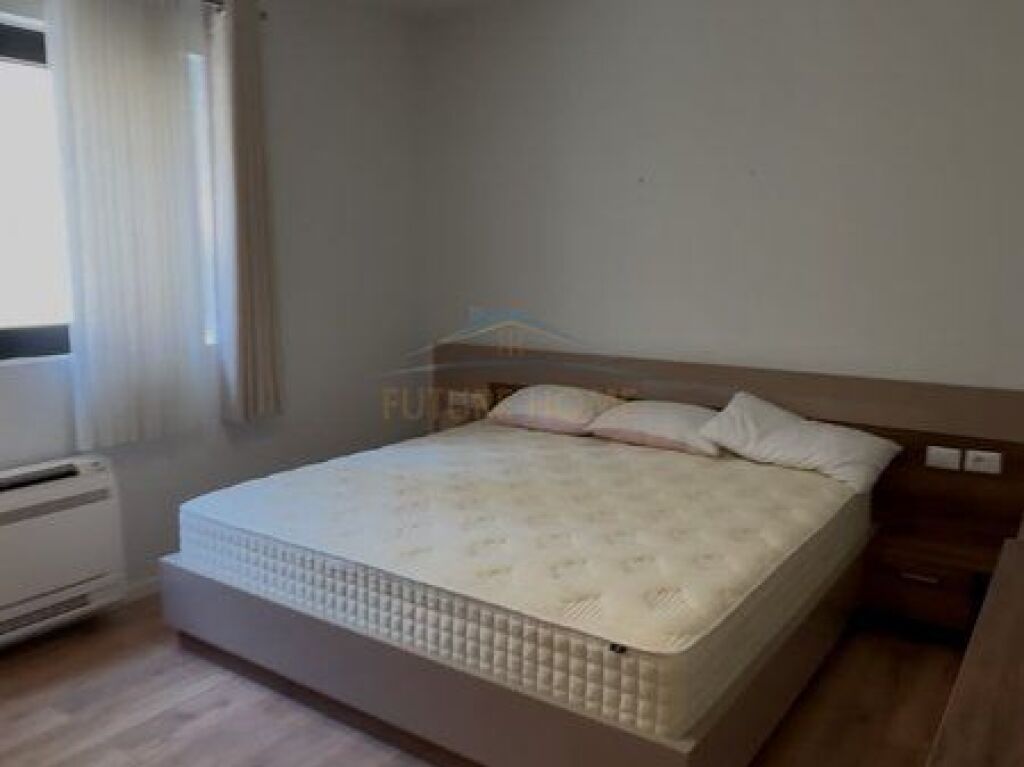 In vendita, Villa su 3 piani, Teg