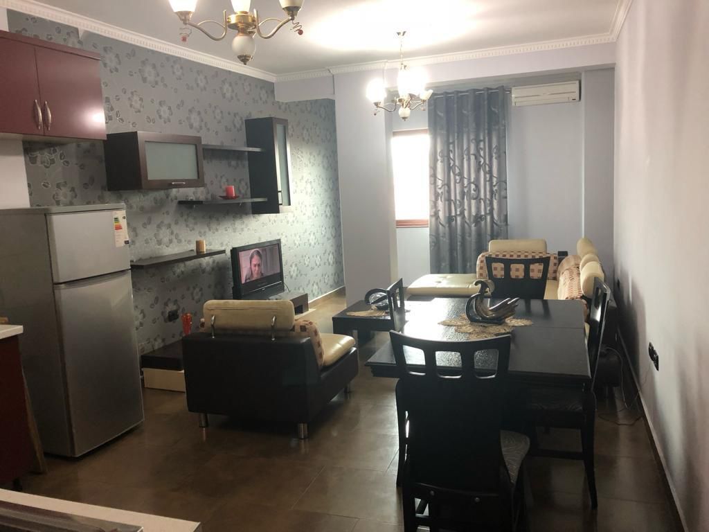 🏡 Jepet apartament 2+1 me qera  📍Rruga e Dibrës, afër Vilës Gold 💰 Çmimi: 65.000 Lekë/Muaj