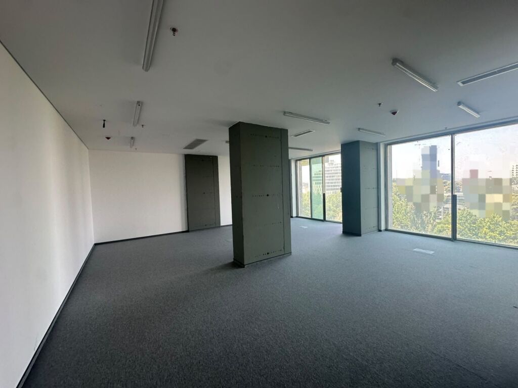 Zyre Me Qera Tek DownTown (ID BZ2997) Tirane