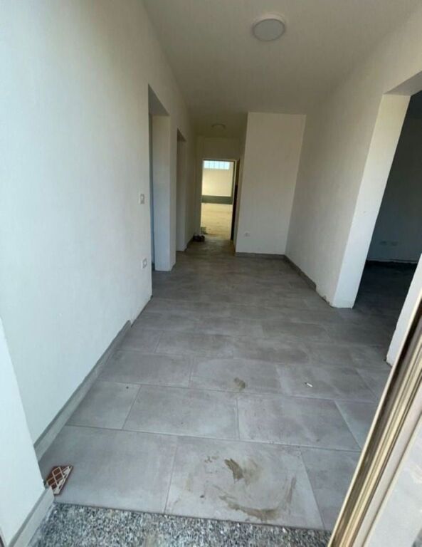 Magazine Me Qera Ne Vore (ID BM263) Tirane