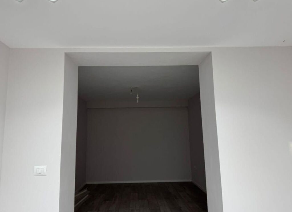 JEPET AMBIENT ME QERA Rruga Elbasanit
