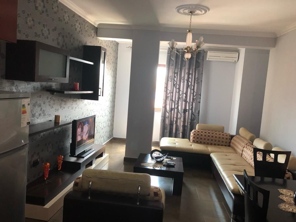 Apartment 2+1 for rent at Rruga Dibres