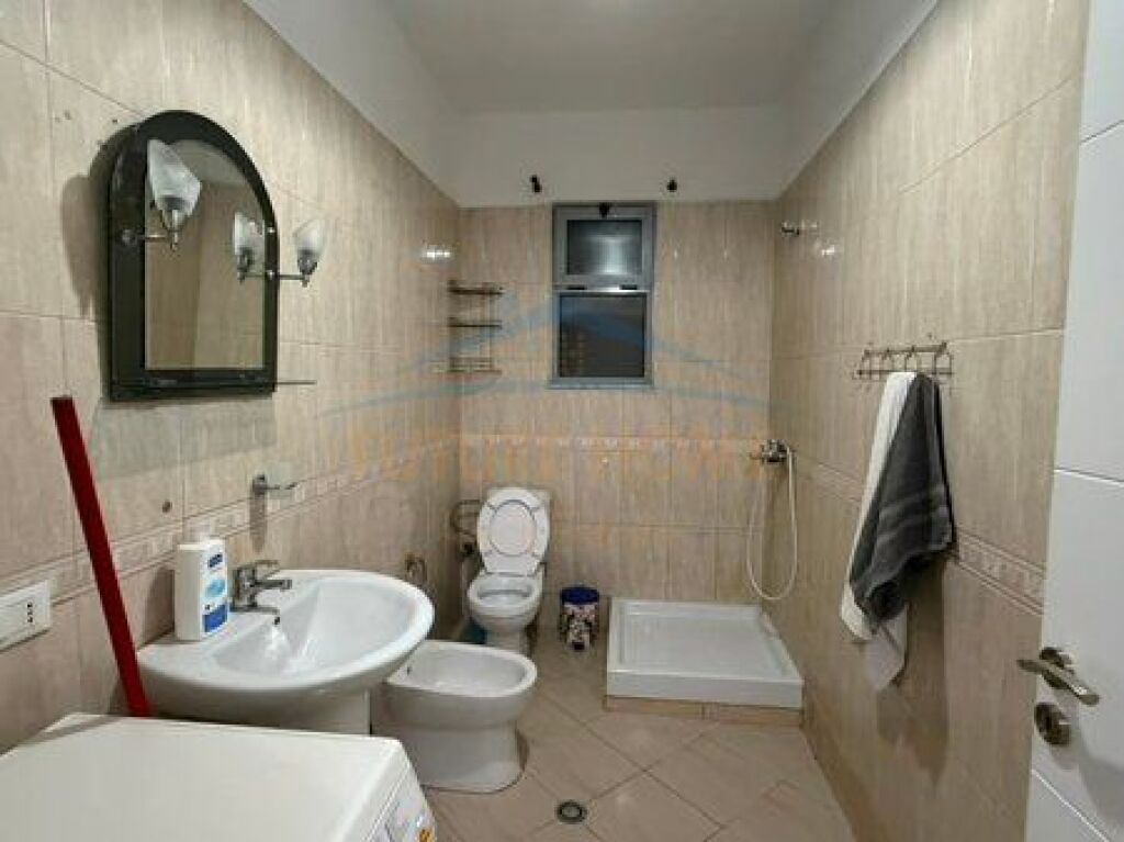 Shitet Apartament 3+1+2 ne Astir, Unaza e Re