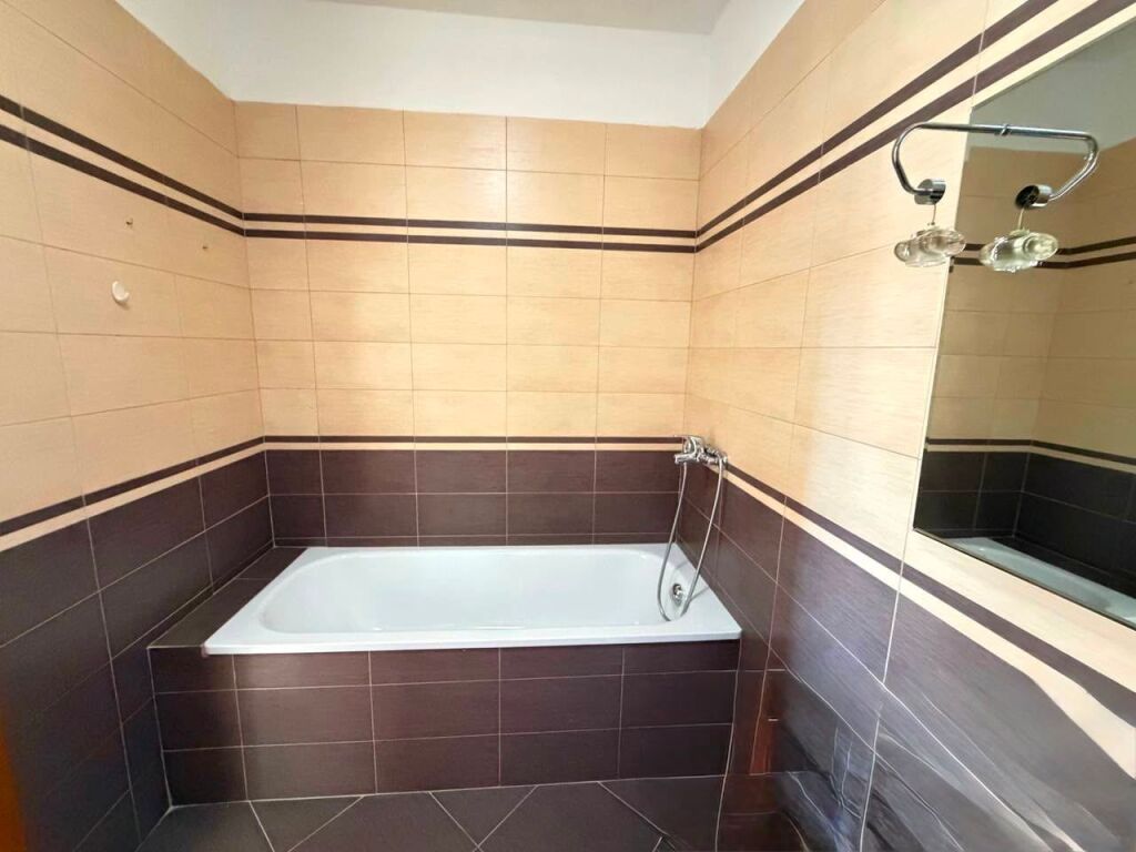 JEPET ZYRË PËR QIRA TEK RRUGA E ELBASANIT