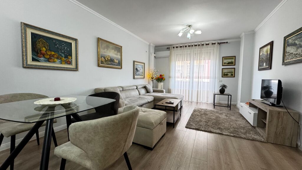 Apartment 1+1 for rent near the Artistic High School