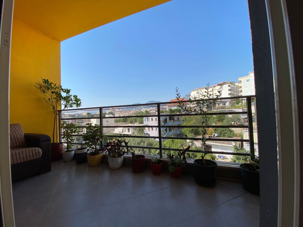 Jepet me qira apartament 2+1 në Shkozë – 110 m² – 38.000 Lekë/muaj .