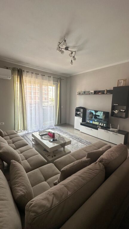 🔥 OKAZION 🏡 Jepet me Qera Apartament 2+1+2 + Ballkon ne Astir tek Vila L, 550 mije leke