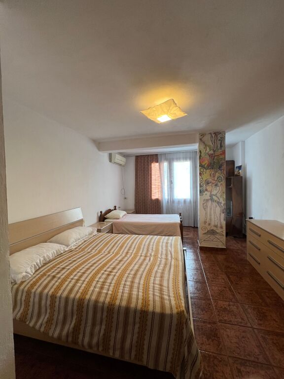 Jepet me qira apartamet 2+1 tek Zogu Zi