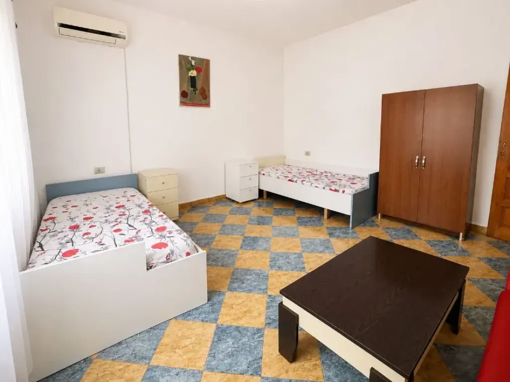 Rent | Shtëpi private 2 + 1 | Fundi i Bulevardit te ri | 350 €/month