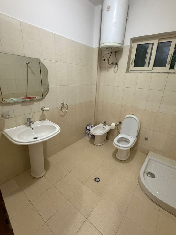 Apartament 1+1 me qira – Rruga 5 Maji !
