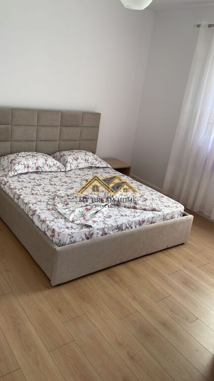 JEPET ME QERA SHTEPI PRIVATE NE PORTO ROMANO
