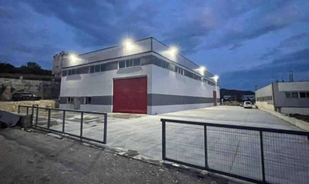 Warehouse/Storage - For Rent - Vorë