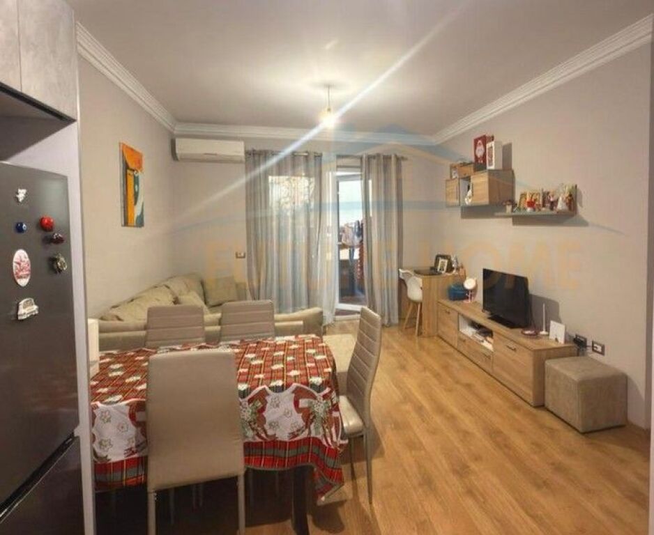 Shitet, Apartament 1+1, Unaza e Re, Tiranë