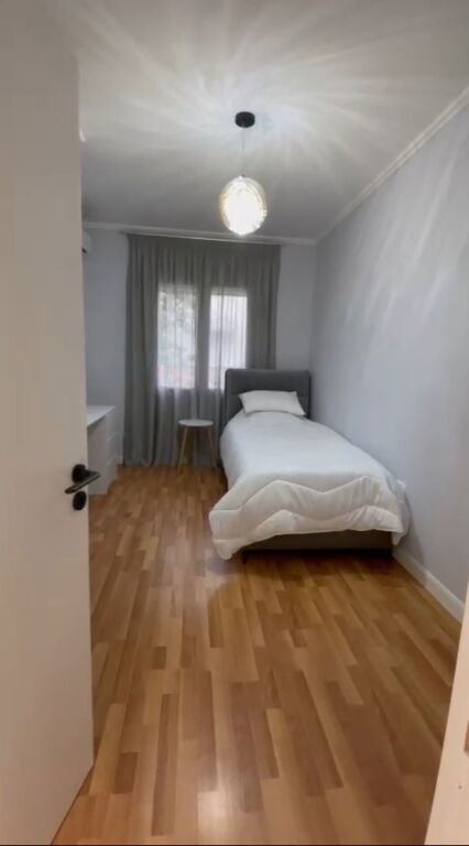 For rent 2+1+2 at Komuna e Parisit