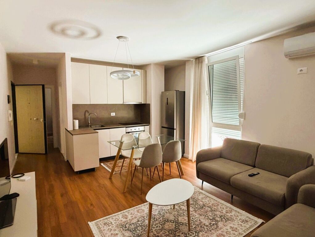🏡✨ APARTAMENT 2+1 ME QIRA – RRUGA E BARRIKADAVE ✨🏡