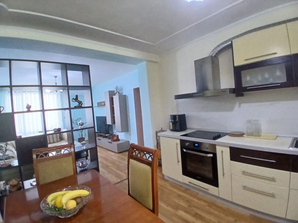 Jepet Me Qera Apartament 1+1+1 Ballkon