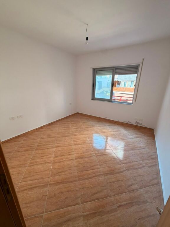 🏡 Shitet Apartament 1+1 në Plazh – Kompleksi EKA