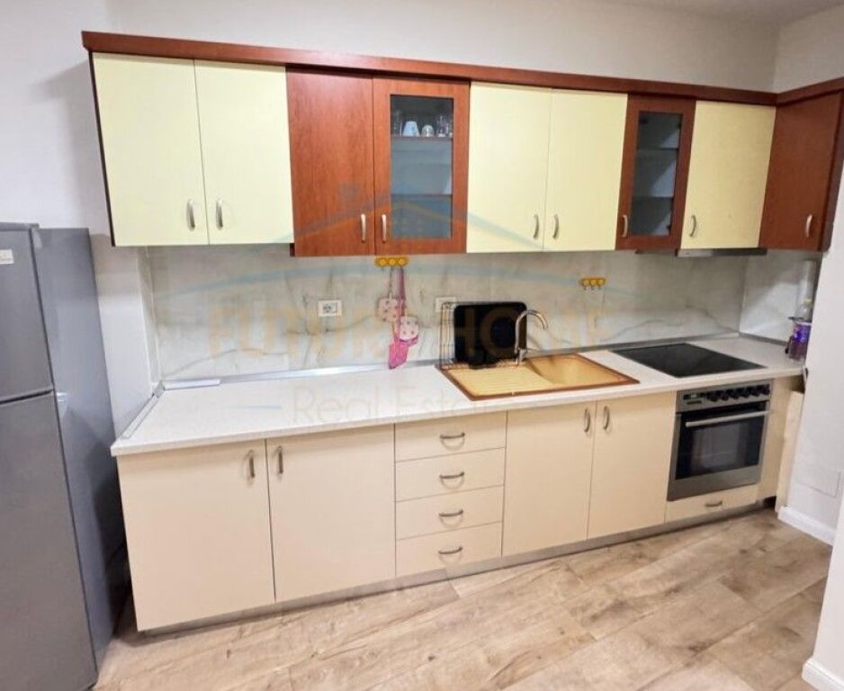 Shitet, Apartament 1+1, Astir, Tiranë.