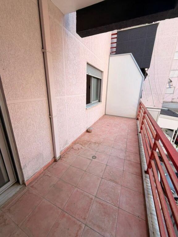 🏡 Shitet Apartament 1+1 në Plazh – Kompleksi EKA
