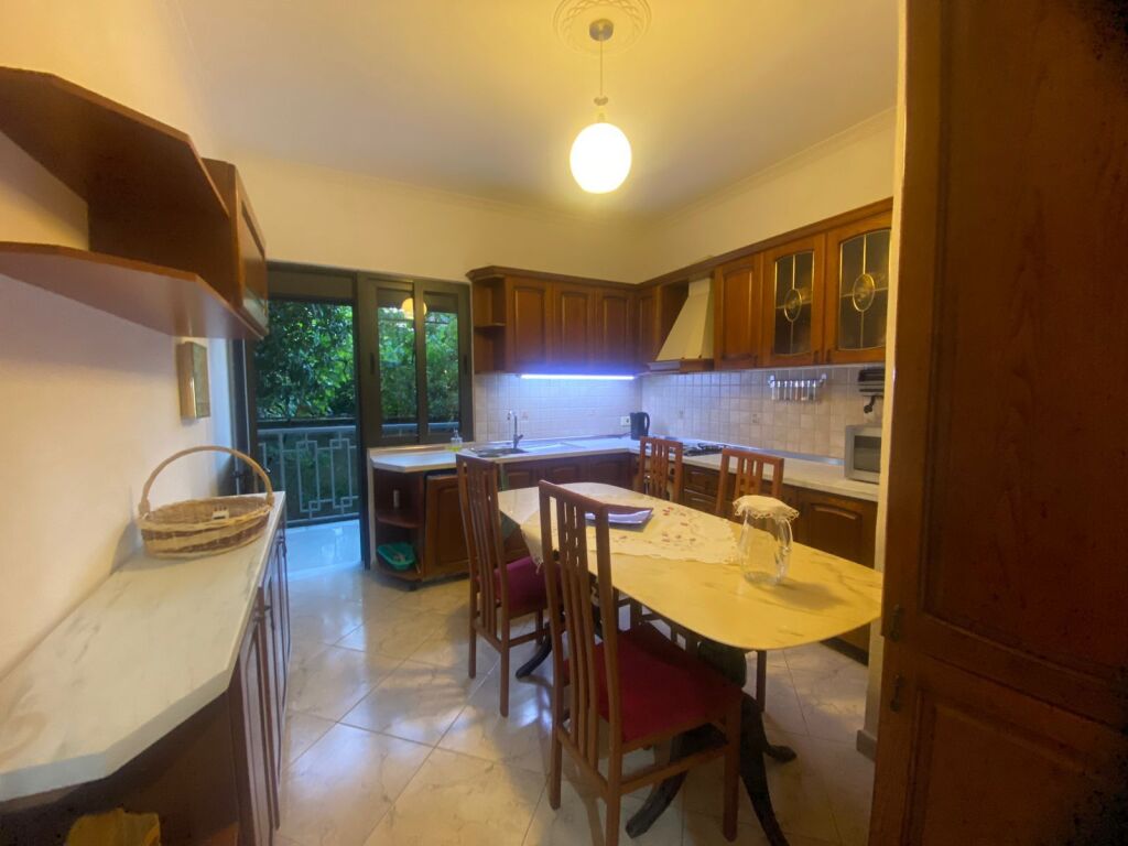 🏢Between 5 Maji Street and Siri Kodres Street, the first floor of a 2+1 villa, furnished, is for rent. 40,000 Leke