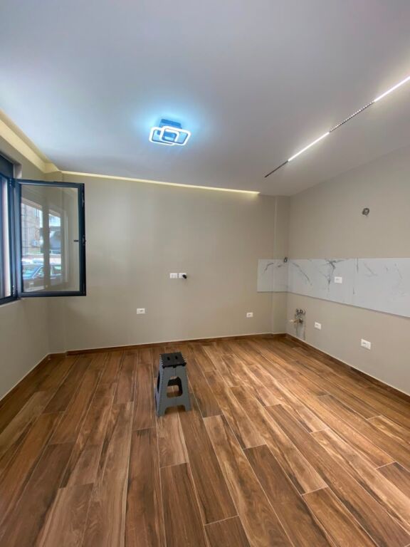 ✨ Jepet me Qira Ambient Biznesi – 21 Dhjetori | Pranë Square 21 | 208 m² ✨