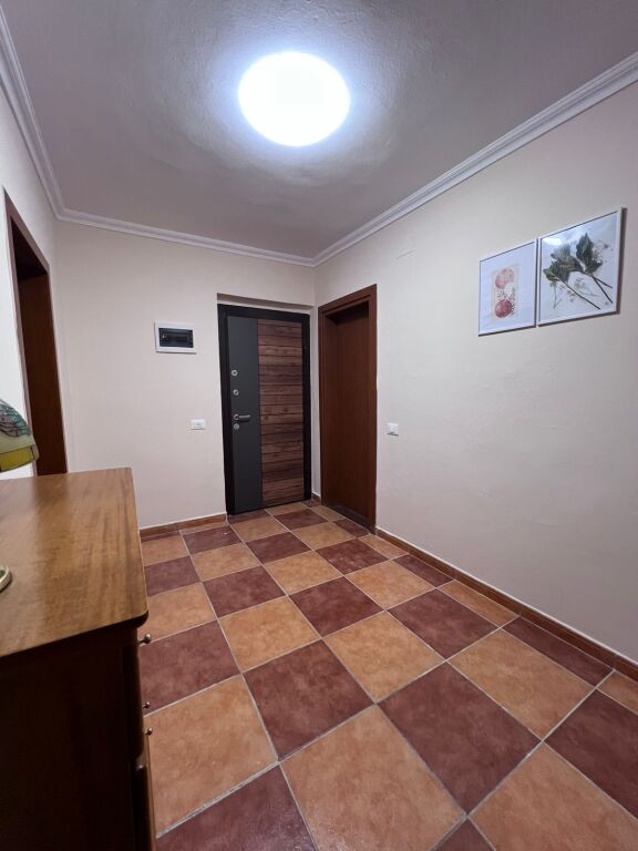 Apartament 2+1 per qera tek Ambasada Amerikane Tirane !