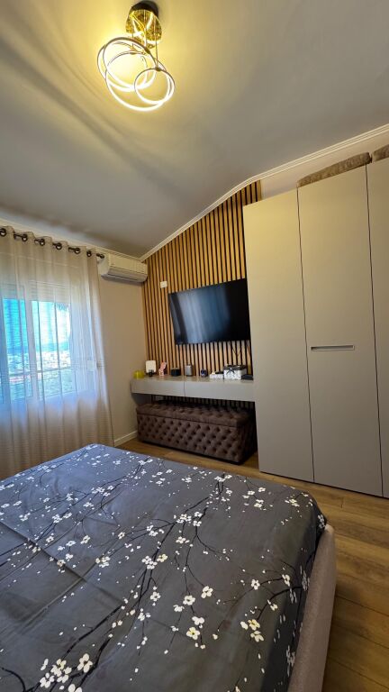 Jepet me qera apartament luksoz 1+1 në Fresk, me post parkimi