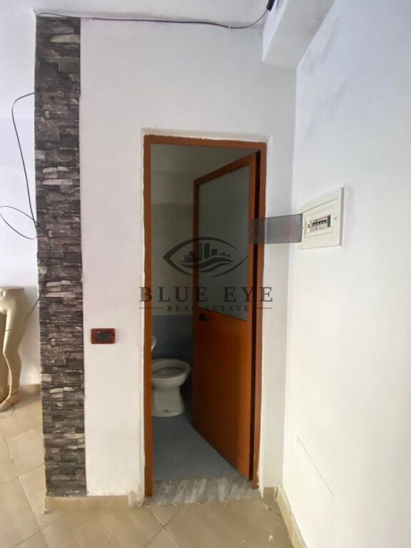 FOR RENT: Commercial Space!