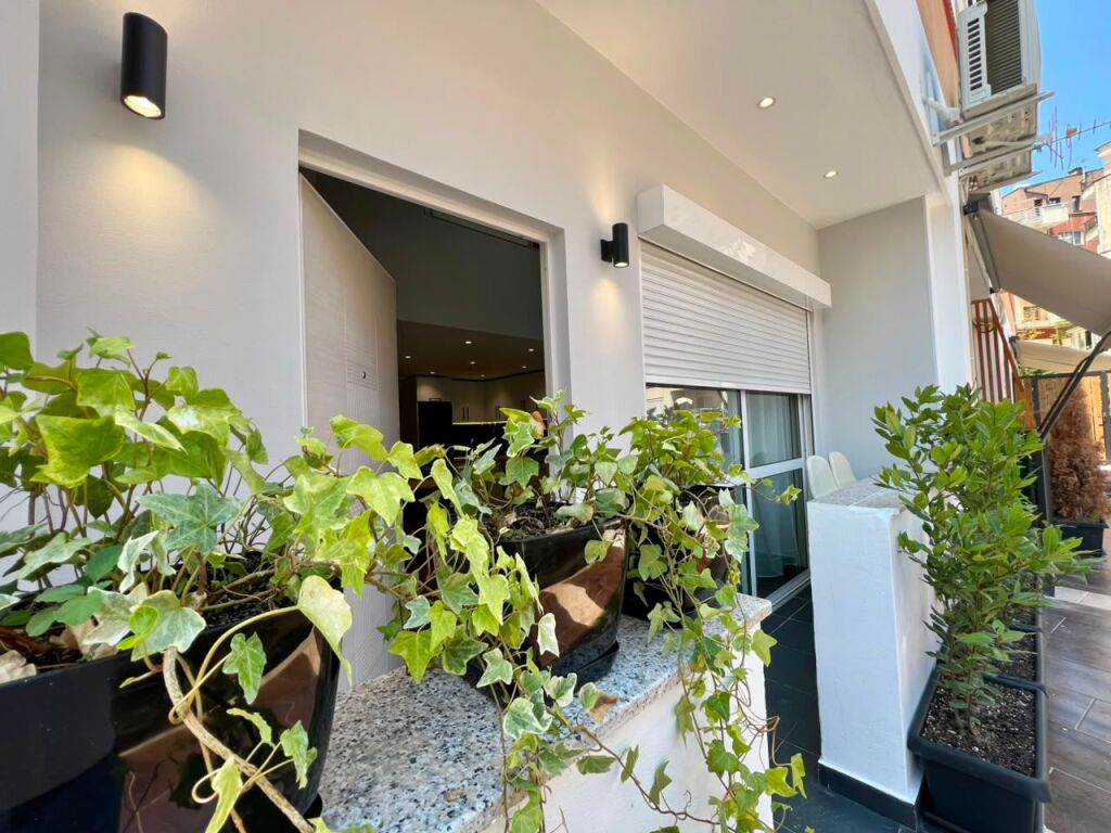 Duplex di Lusso in Vendita, Pronto per Abitare o Airbnb, vicino al Lago Secco
