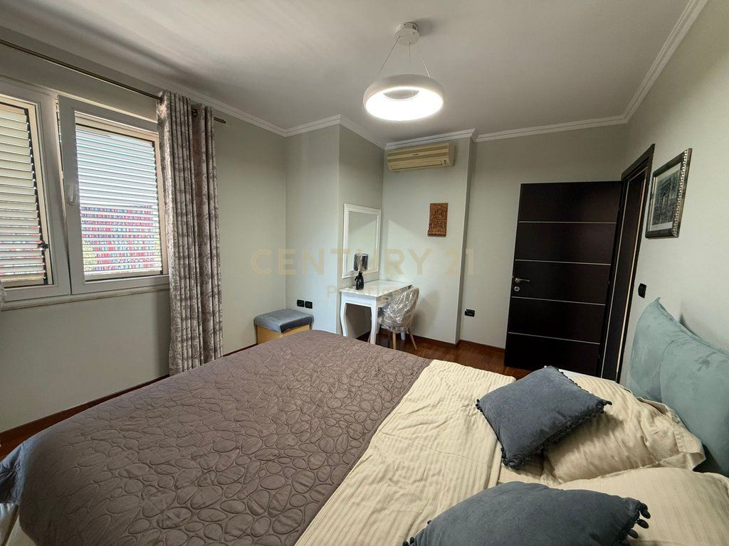 APARTMENT 2+1+PARKING SPACE FOR RENT "AMBASADOR 3", TIRANA