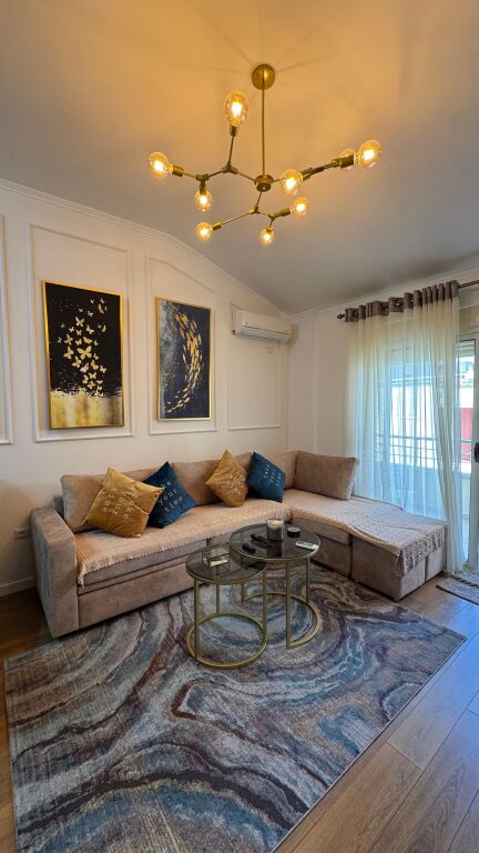Jepet me qera apartament luksoz 1+1 në Fresk, me post parkimi