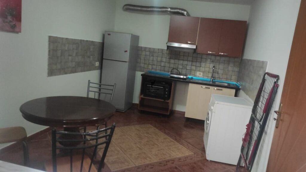 APARTAMENT ME QERA 2+1 RRUGA E ELBASANIT 55.000 LEKE  FH-80908