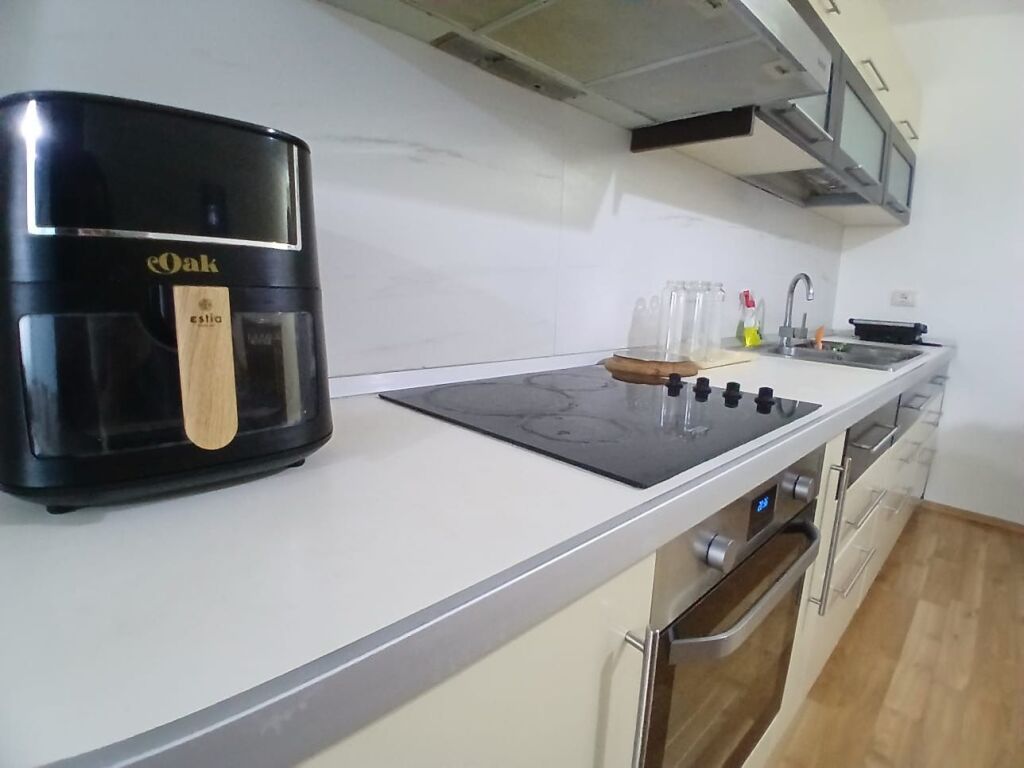 Jepet Me Qera Apartament 1+1+1 Ballkon