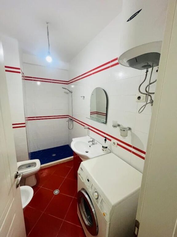 Jepet Me Qera Apartament 2+1+1 Ballkon