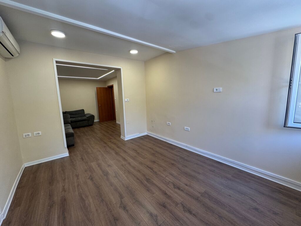 Office for rent in Ish Bllok!