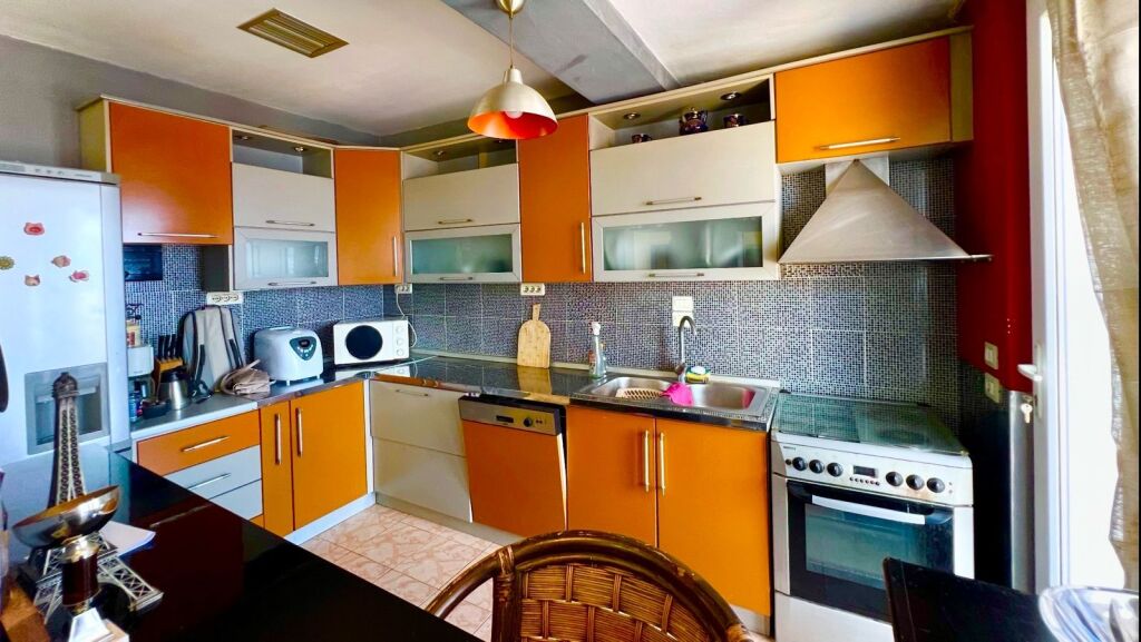 Apartament Duplex 4+1+2 te Kodra e Diellit per shitje!
