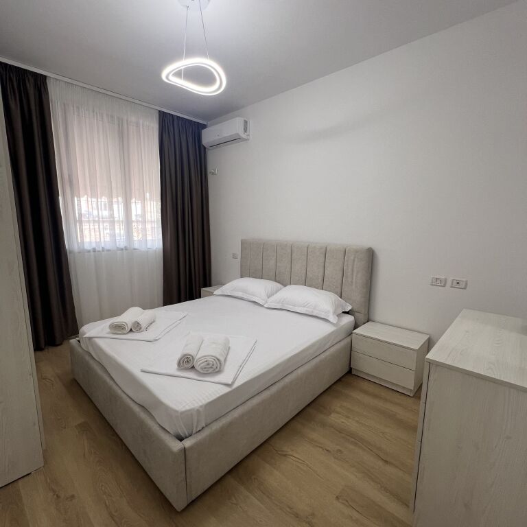 Jepet me Qira Apartament 1+1 Rr Kavajes 70.000all/muaj