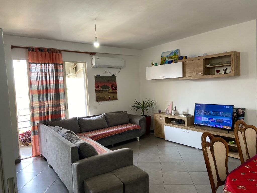 Jepet me qira apartament 2+1 në Shkozë – 110 m² – 38.000 Lekë/muaj .