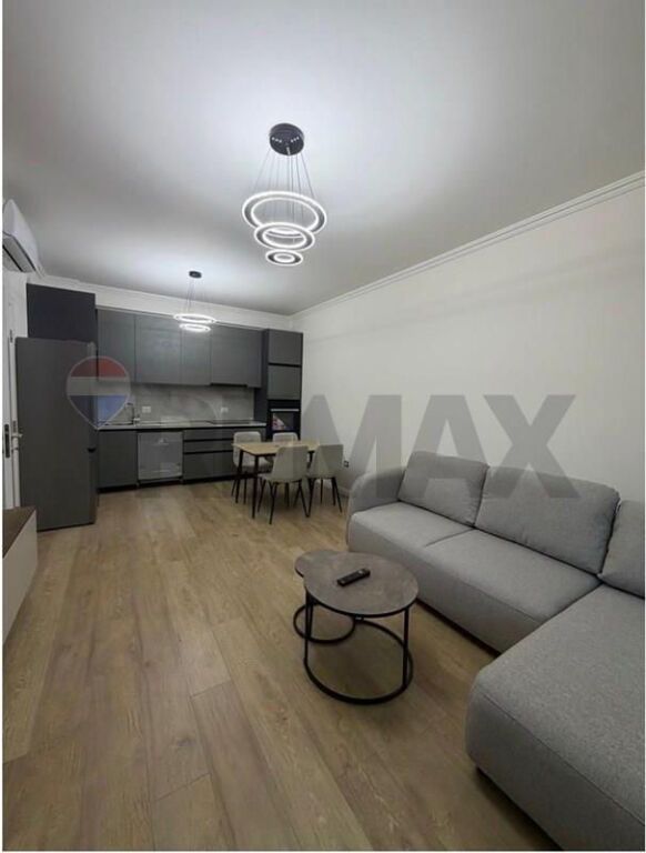 JEPET ME QIRA APARTAMENT 1+1 KOMUNA E PARISIT !