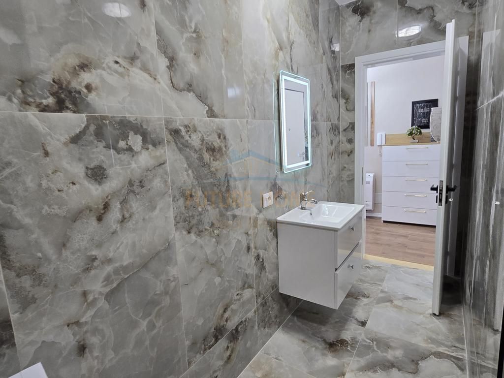 Qira, Apartament 2+1, Rruga e Barrikadave, Tiranë