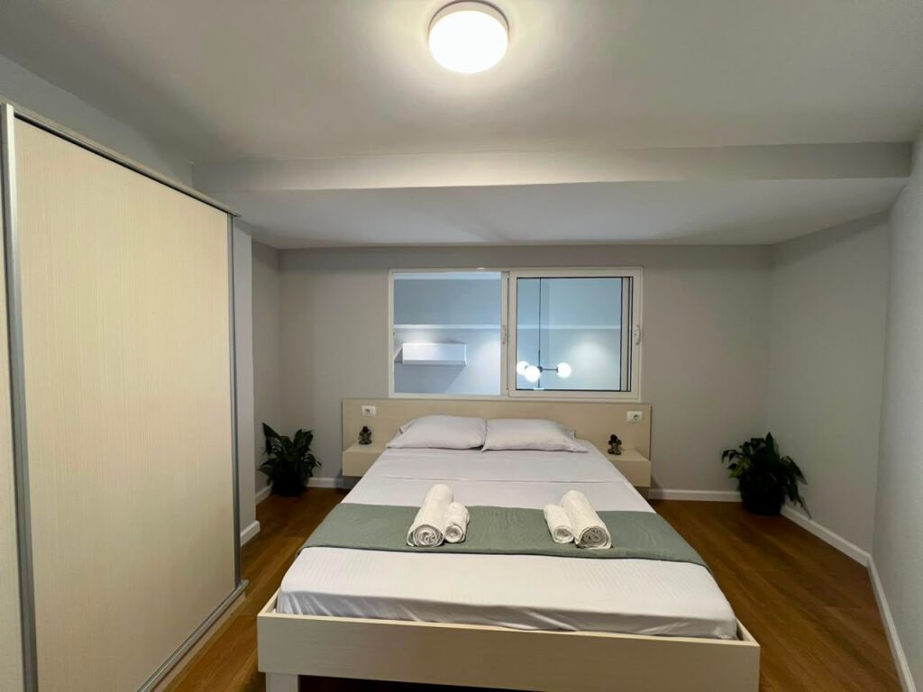 Duplex di Lusso in Vendita, Pronto per Abitare o Airbnb, vicino al Lago Secco