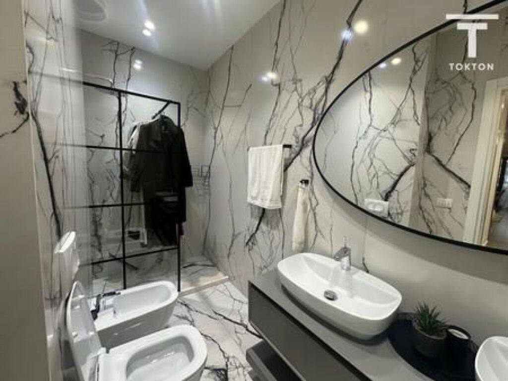 IN VENDITA, APPARTAMENTO 3+1+2, VIA DEI KOSOVARI, TIRANA