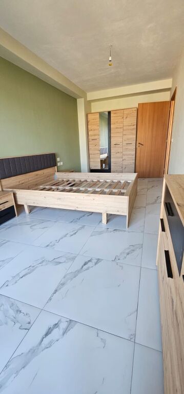 Apartament 3+1 per qera Kombinat !