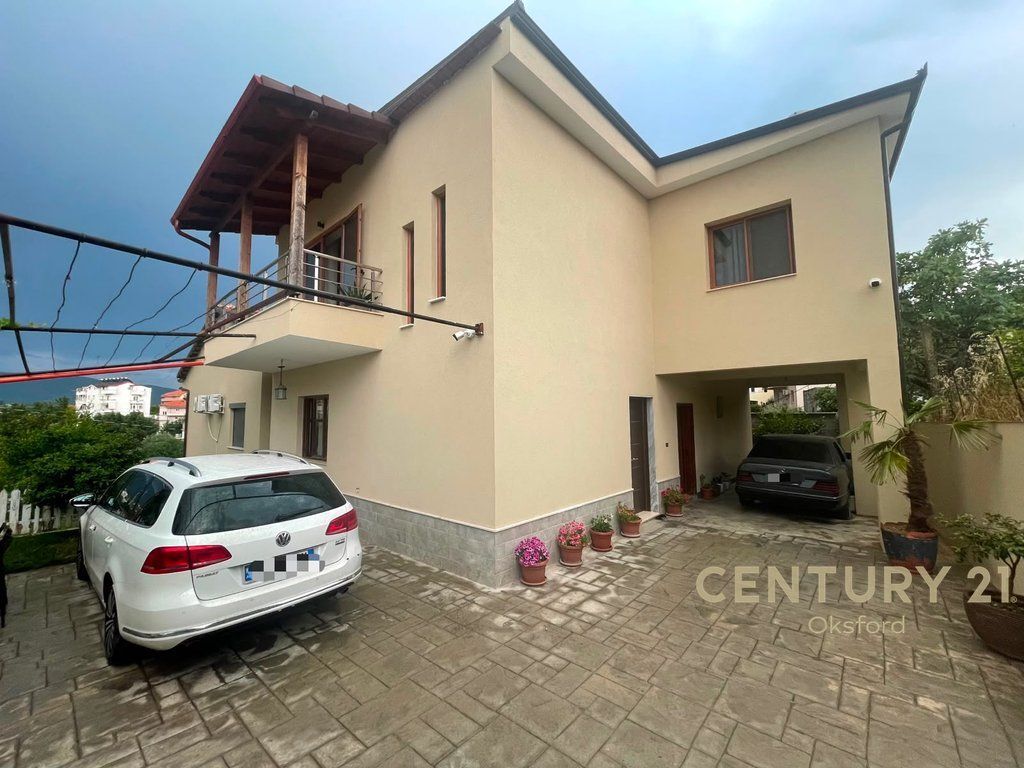 FOR RENT APARTMENT 2+1 WITH PARKING SPACE NEAR SAUK ROUNDABOUT 1,000 € /Month
