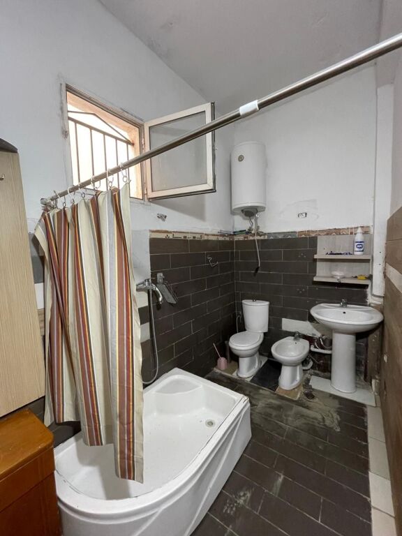 Casa privata 2+1, ex mensa di Durazzo!
